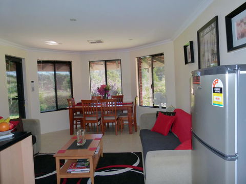 Seatrees Accommodation - Accommodation Redcliffe 14