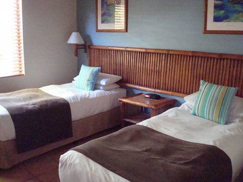 Presidential Bungalow - Accommodation Redcliffe 4