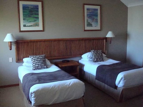 Presidential Bungalow - Accommodation Redcliffe 8