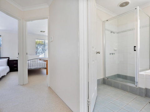 Cooper Street - Accommodation Redcliffe 17