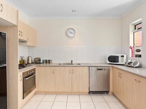 Cooper Street - Accommodation Redcliffe 26