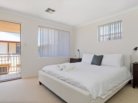 Cooper Street - Accommodation Redcliffe 8