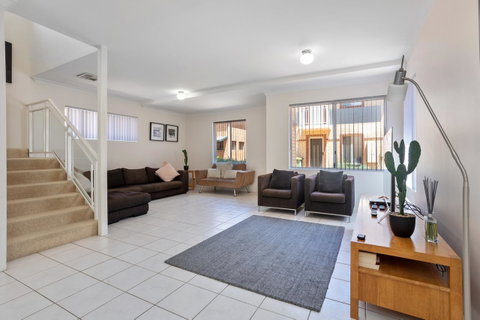 Cooper Street - Accommodation Redcliffe 3