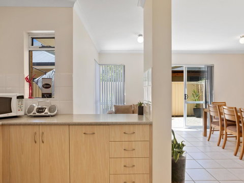 Cooper Street - Accommodation Redcliffe 32