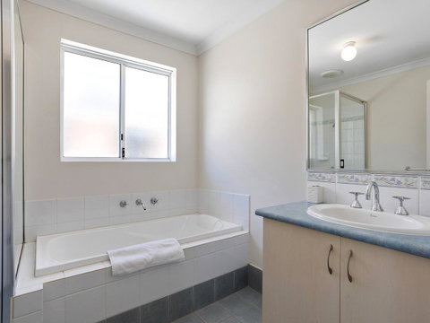 Cooper Street - Accommodation Redcliffe 20