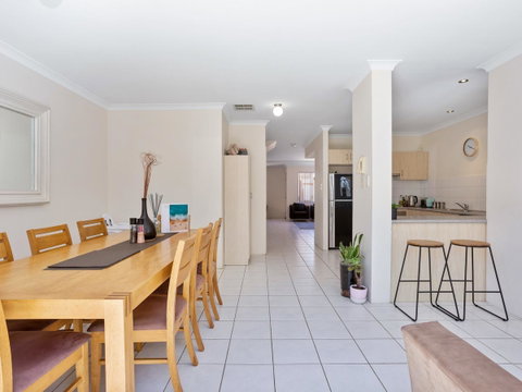 Cooper Street - Accommodation Redcliffe 34