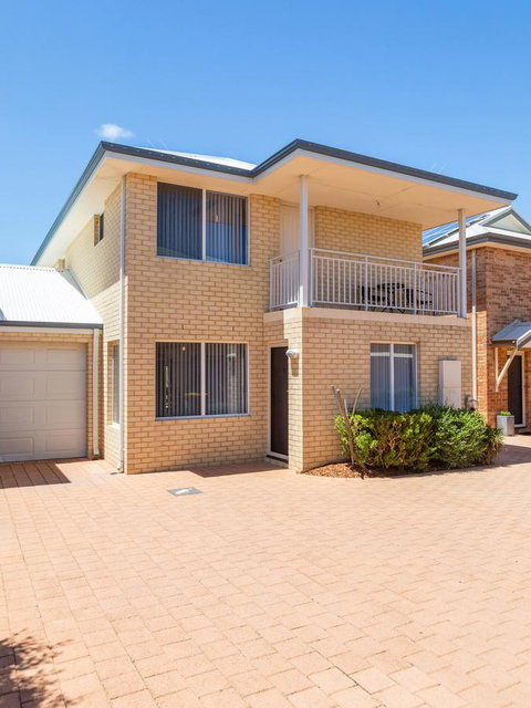 Cooper Street - Accommodation Redcliffe 22