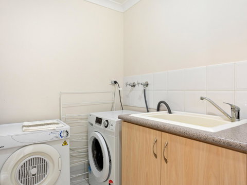 Cooper Street - Accommodation Redcliffe 36