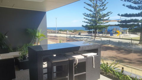 Mandurah Beach Front Apartment - Accommodation Redcliffe 0