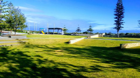 Mandurah Beach Front Apartment - Accommodation Redcliffe 9