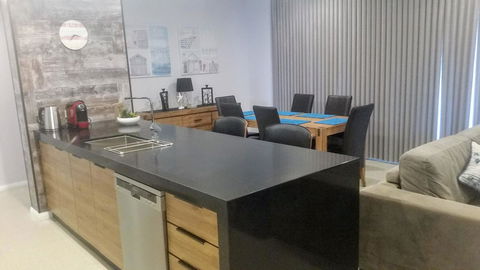 Mandurah Beach Front Apartment - Accommodation Redcliffe 13