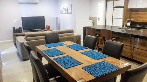 Mandurah Beach Front Apartment - Accommodation Redcliffe 2