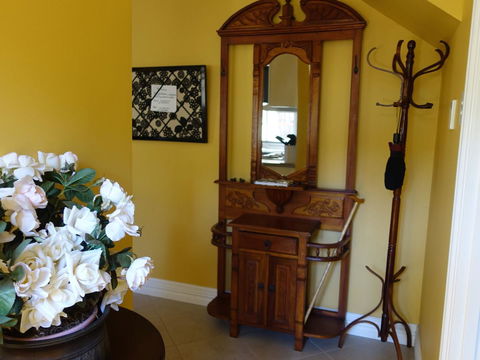 The Blacksmiths Cottage - Accommodation Redcliffe 17