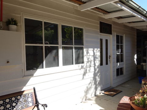 The Blacksmiths Cottage - Accommodation Redcliffe 22