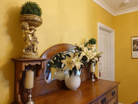 The Blacksmiths Cottage - Accommodation Redcliffe 10