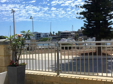 Studio Style Mindarie Marina - Accommodation Redcliffe 1