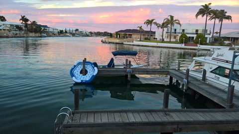 Waterside Canal Dreams - Accommodation Redcliffe 4