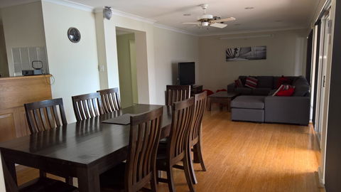 Waterside Canal Dreams - Accommodation Redcliffe 25