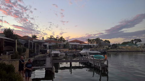 Waterside Canal Dreams - Accommodation Redcliffe 3