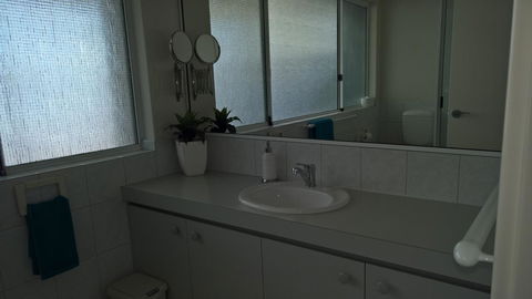 Waterside Canal Dreams - Accommodation Redcliffe 18