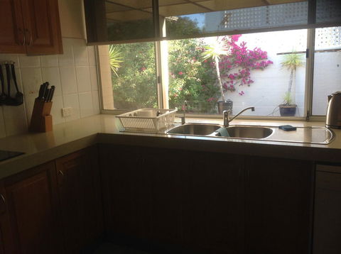 Waterside Canal Dreams - Accommodation Redcliffe 9
