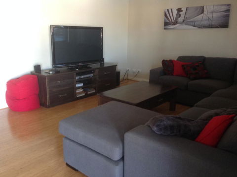 Waterside Canal Dreams - Accommodation Redcliffe 26