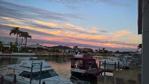 Waterside Canal Dreams - Accommodation Redcliffe 5