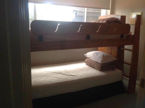 Waterside Canal Dreams - Accommodation Redcliffe 23