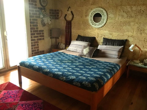 Kellers Bed And Breakfast - Accommodation Redcliffe 3