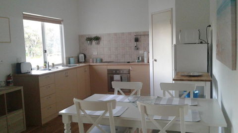 Abbivale Farm Cottage - Accommodation Redcliffe 4