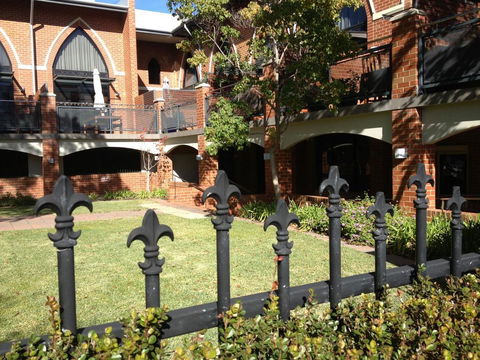 Cloisters - Accommodation Redcliffe 20