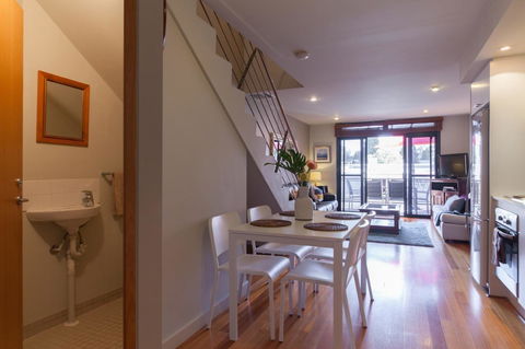 Cloisters - Accommodation Redcliffe 1