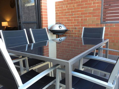 Cloisters - Accommodation Redcliffe 7
