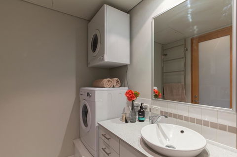 Cloisters - Accommodation Redcliffe 17