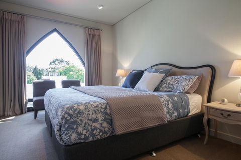 Cloisters - Accommodation Redcliffe 11
