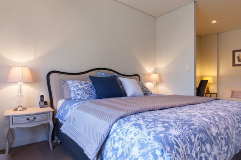 Cloisters - Accommodation Redcliffe 9