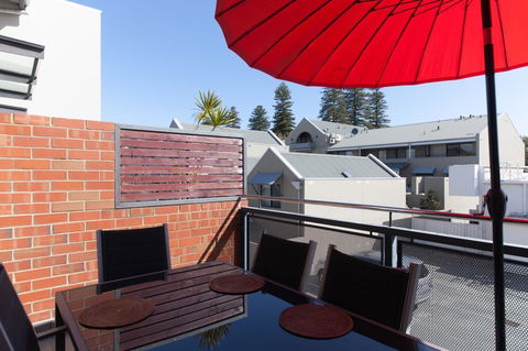 Cloisters - Accommodation Redcliffe 6