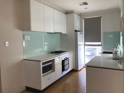 Gerring Court With Free 1 Car Bay Parking - Accommodation Redcliffe 8