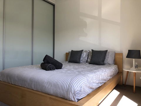 Gerring Court With Free 1 Car Bay Parking - Accommodation Redcliffe 2