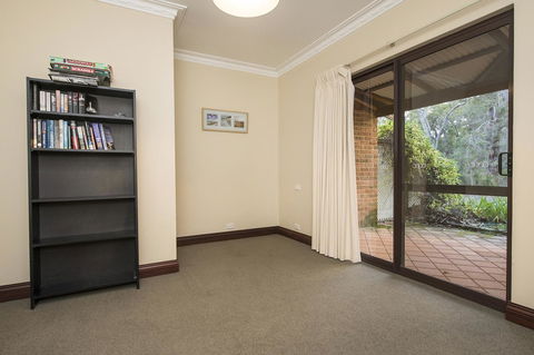 A Hidden Bush Delight - Accommodation Redcliffe 21