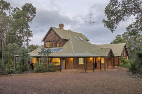 A Hidden Bush Delight - Accommodation Redcliffe 0