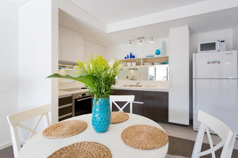 Beachside Living - South Fremantle - Accommodation Redcliffe 12