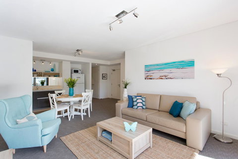Beachside Living - South Fremantle - Accommodation Redcliffe 0