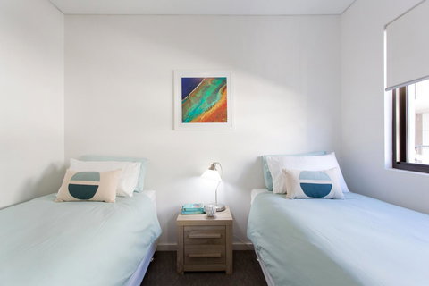 Beachside Living - South Fremantle - Accommodation Redcliffe 7