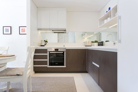 Beachside Living - South Fremantle - Accommodation Redcliffe 11