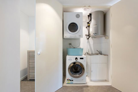 Beachside Living - South Fremantle - Accommodation Redcliffe 15