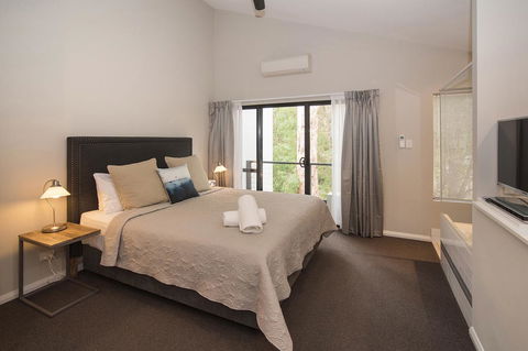 Margarets Forest - Accommodation Redcliffe 9