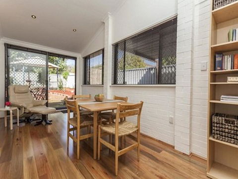 Attadale Excutive Villa - Accommodation Redcliffe 11