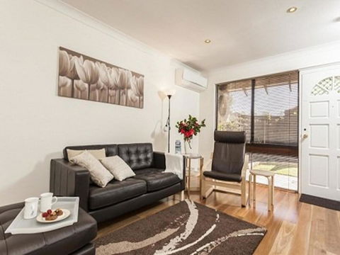 Attadale Excutive Villa - Accommodation Redcliffe 14