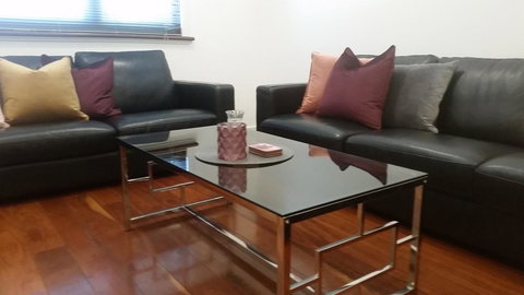 Leisurely Manor - Spacious Three Bedroom Home In Fremantle - Accommodation Redcliffe 15